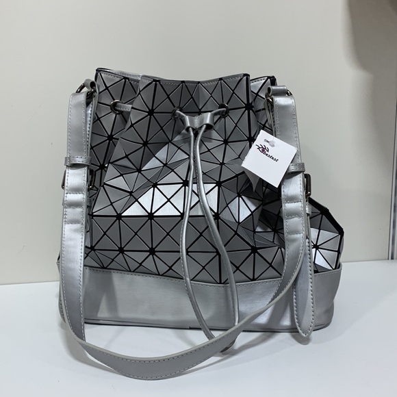 Funky Bucket Bag - Picture 6 of 12